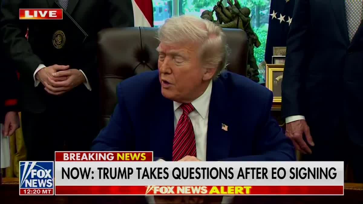 Trump Kills Free Markets, Threatens Apple With Tariffs