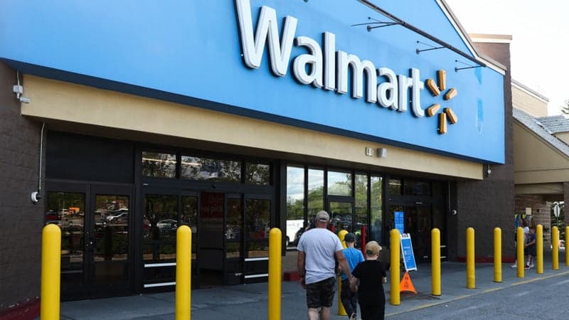 TRUMP ASKS WALMART TO JUST EAT THE TARIFF 🍔👉 (Price Hikes Incoming?!)...