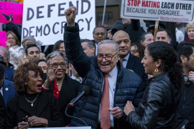 DEM CHUCK SCHUMER WAILS: "CONSTITUTIONAL CRISIS" AS KING TRUMP DEPORTS ILLEGALS! 🤯 (LEFT IN PANIC MODE)