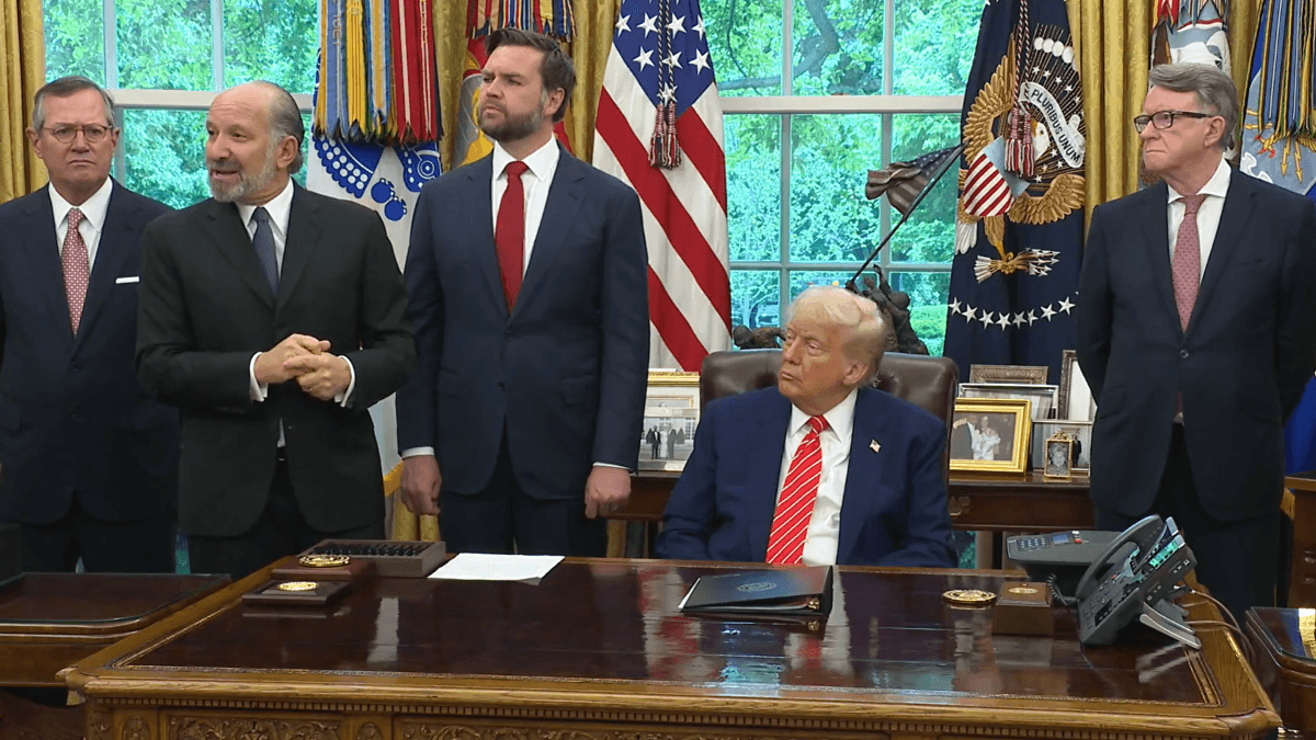 TRUMP FLEXES ON THE HATERS... U.K. TRADE DEAL SIGNED! 🇬🇧