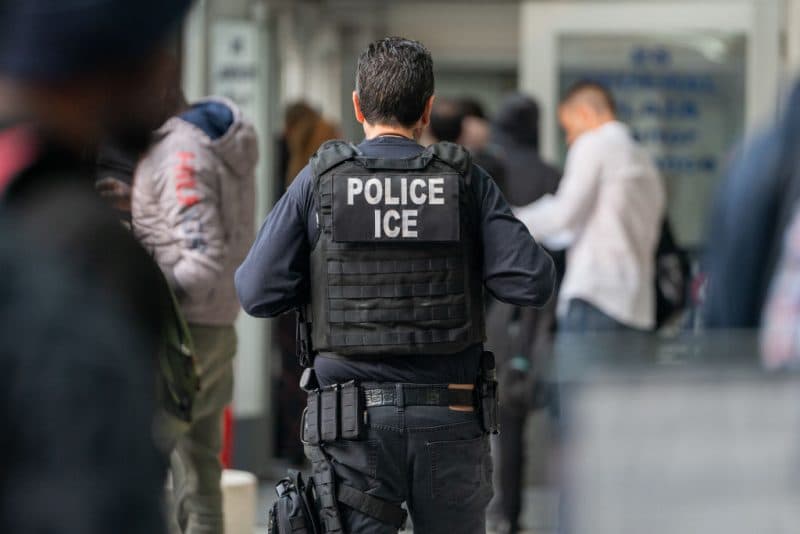 TEXAS SWEEPS OUT ILLEGAL IMMIGRANTS! 🚨 600+ Arrested in DRAMATIC HOUSTON ICE RAID!