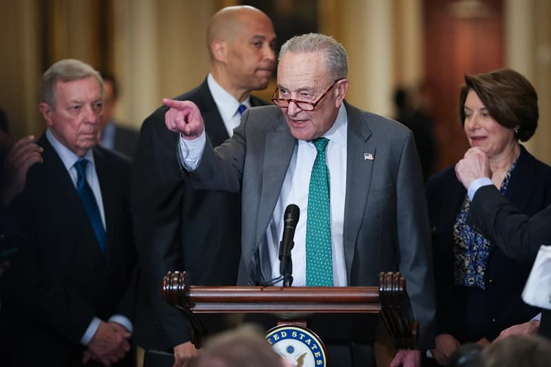 🚨 SCHUMER THREATENS GOVERNMENT SHUTDOWN! DEMS BLOCK TRUMP-BACKED FUNDING BILL... Are WE PAYING the PRICE for PARTISAN POLITICS?