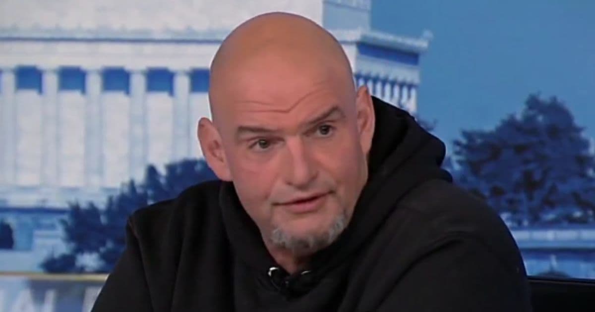 🚨 WATCH: John Fetterman’s PLANE DRAMA! Sparks FIGHT with Pilot Over 🍕 Seatbelt! (Is He Fit for Office?)
