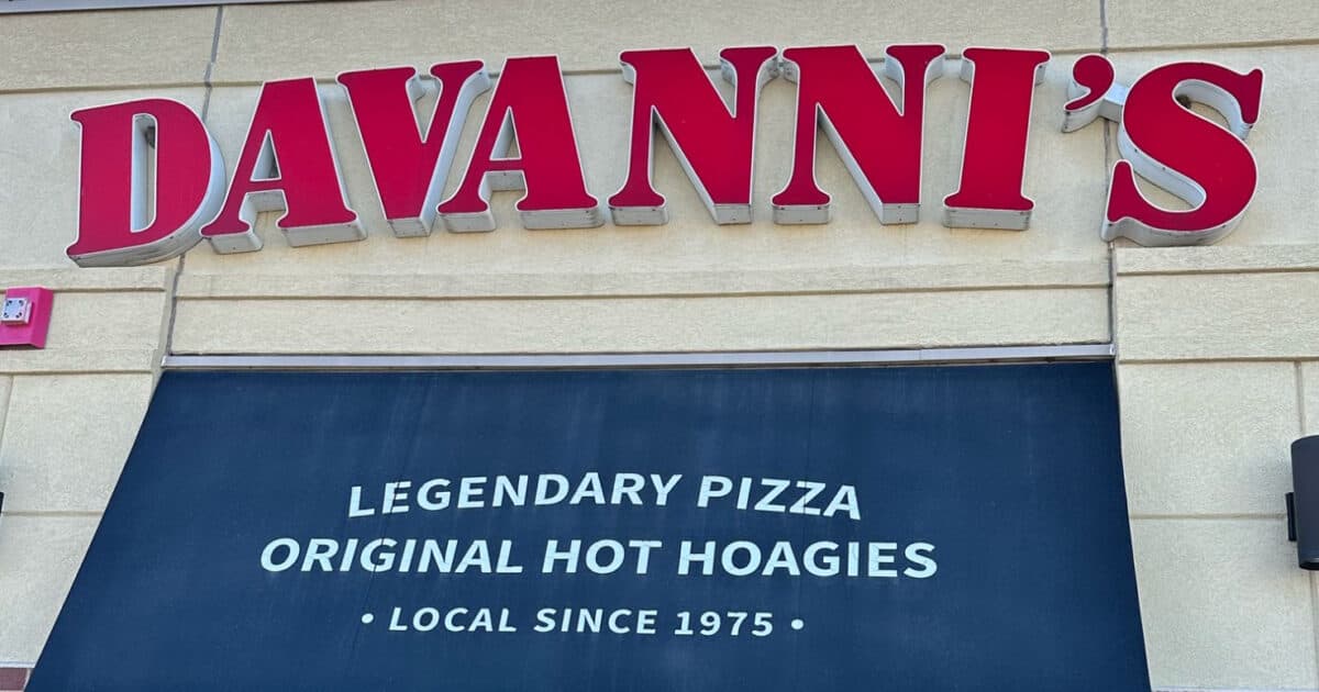 🚫 MINNESOTA PIZZA CHAIN BANS REPUBLICANS... OWNERS NOW IN DAMAGE CONTROL! (Will They Apologize to PRO-Americans?)