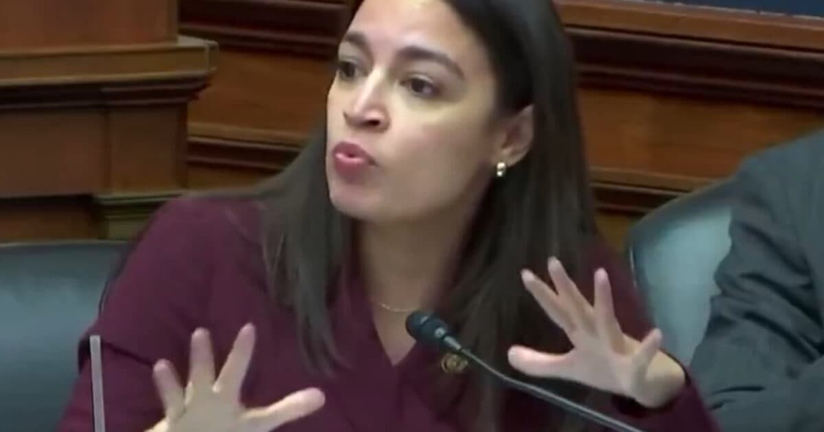 AOC SLAMS ELON MUSK as ‘Just a CON MAN’... But the TRUTH About His Genius is UNDENIABLE! 🤔 (Watch the REACTION!)