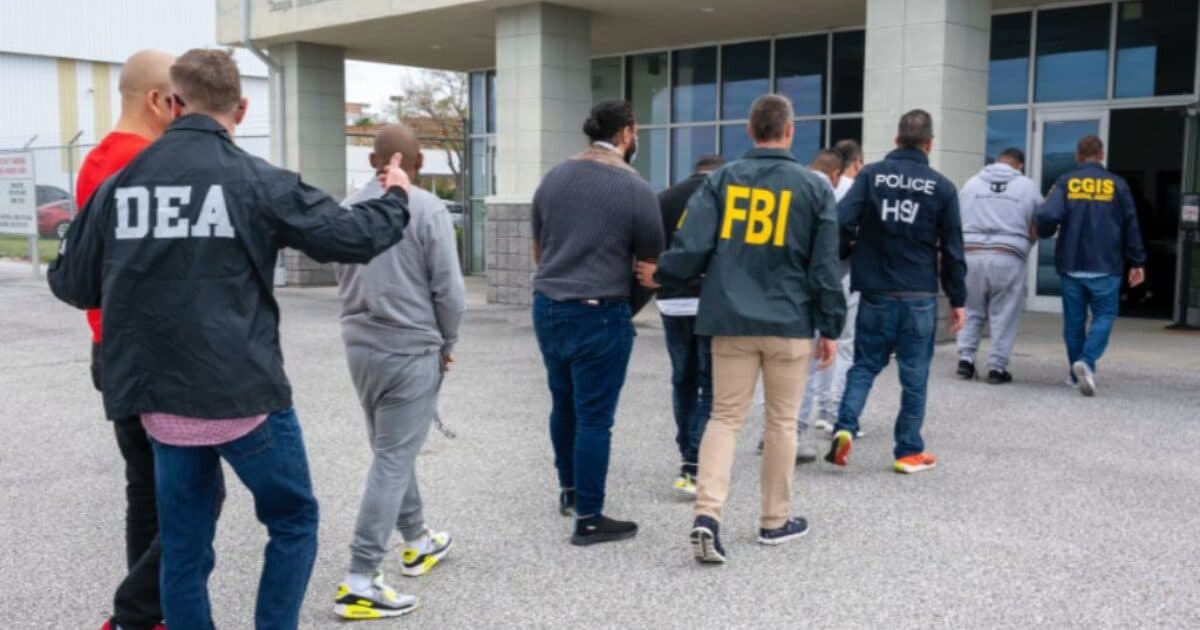 🚨BREAKING: FBI DOJ DOUBLE DOWN! 7 Colombian Cartel Leaders EXTRADITED to Florida in DRUG WAR!