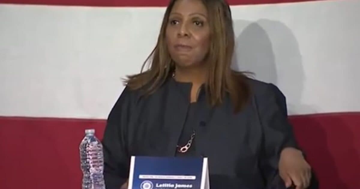 🎤 SHOCKER! Male Heckler ROASTS Letitia James at Town Hall: FBI Investigation?! 😱